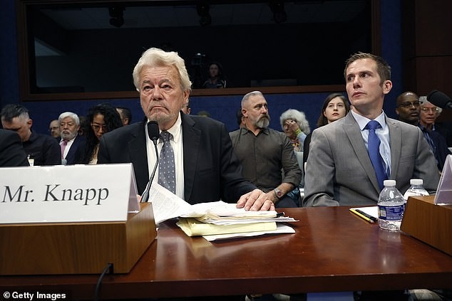 Książki i dokumentacja. Co zostało opublikowane i co dalej