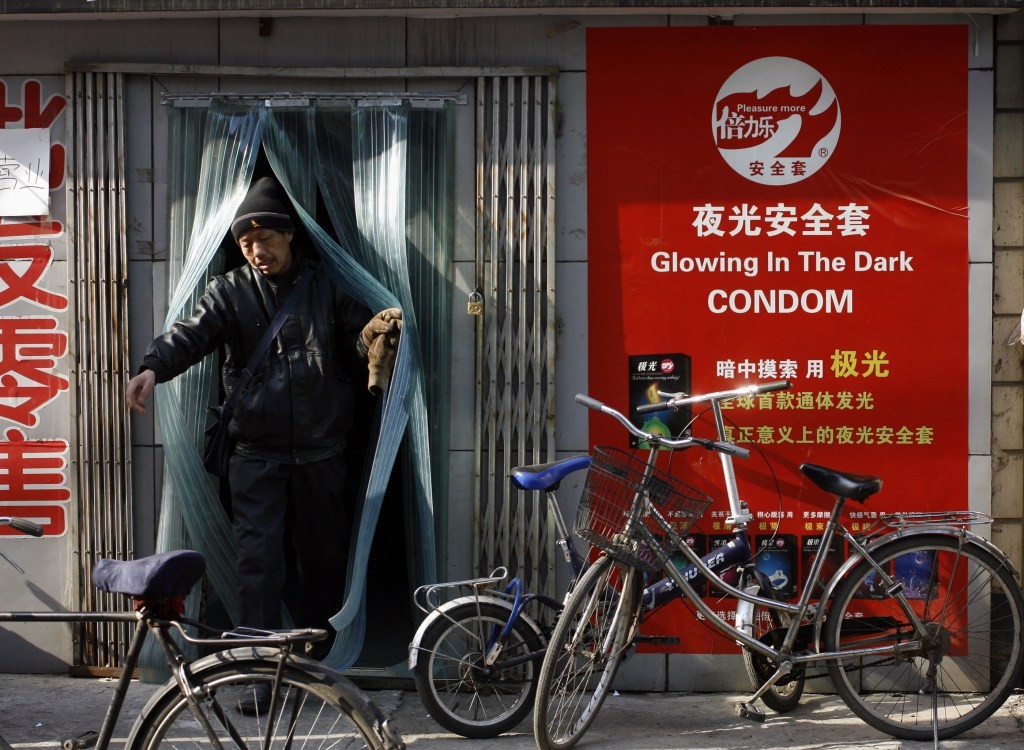 Скапиот живот ги одвраќа младите од раѓање деца – а Кина се надева на пресврт после децении рестрикции