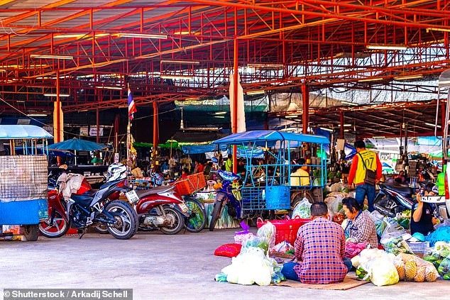 World-Traveling Record Holder Warns Eating Out Abroad Could Make You Sick