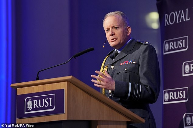 Британија ќе гради сопствена „Железна купола“ за да се заштити од руски напади – Највисокиот воен шеф открива драматични планови