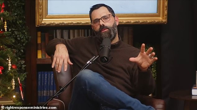 Una storia di commenti e una difesa insistente