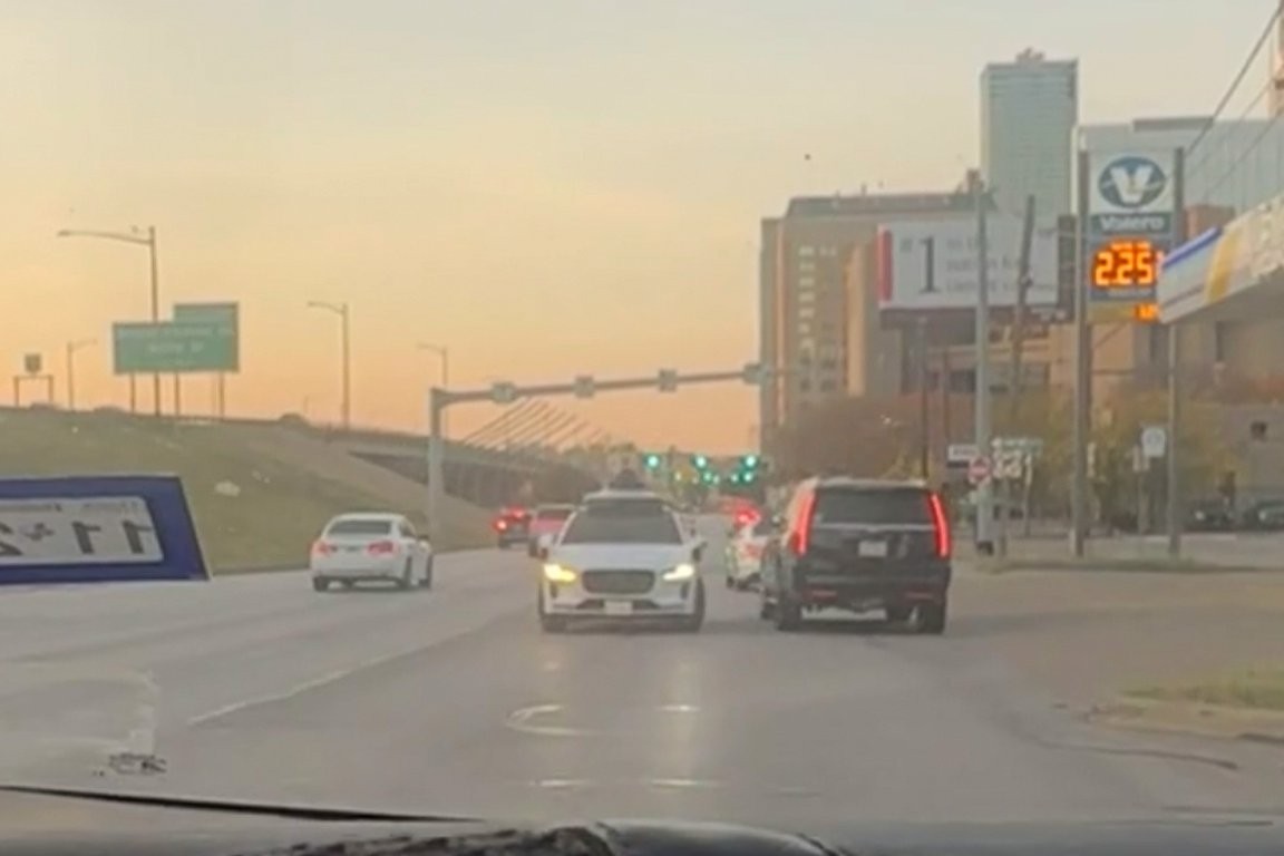 Waymo fährt in Austin gegen die Fahrtrichtung – Robo-Taxi sorgt für Chaos im Straßenverkehr