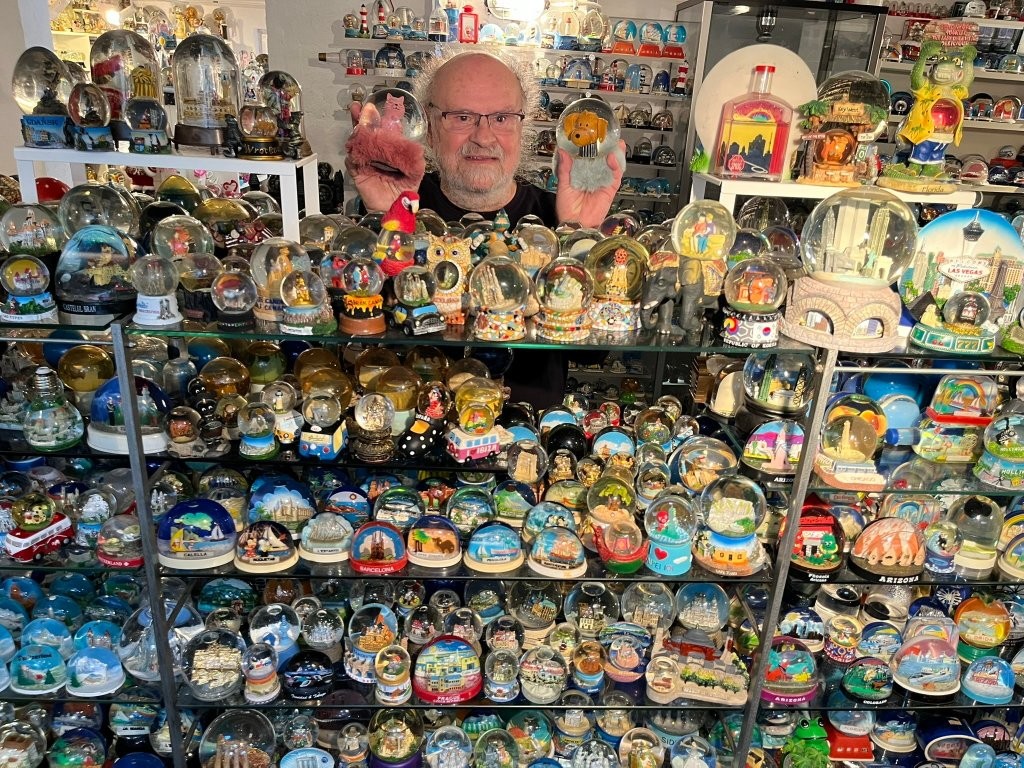 German man shatters his own world record with more than 11,000 snow globes