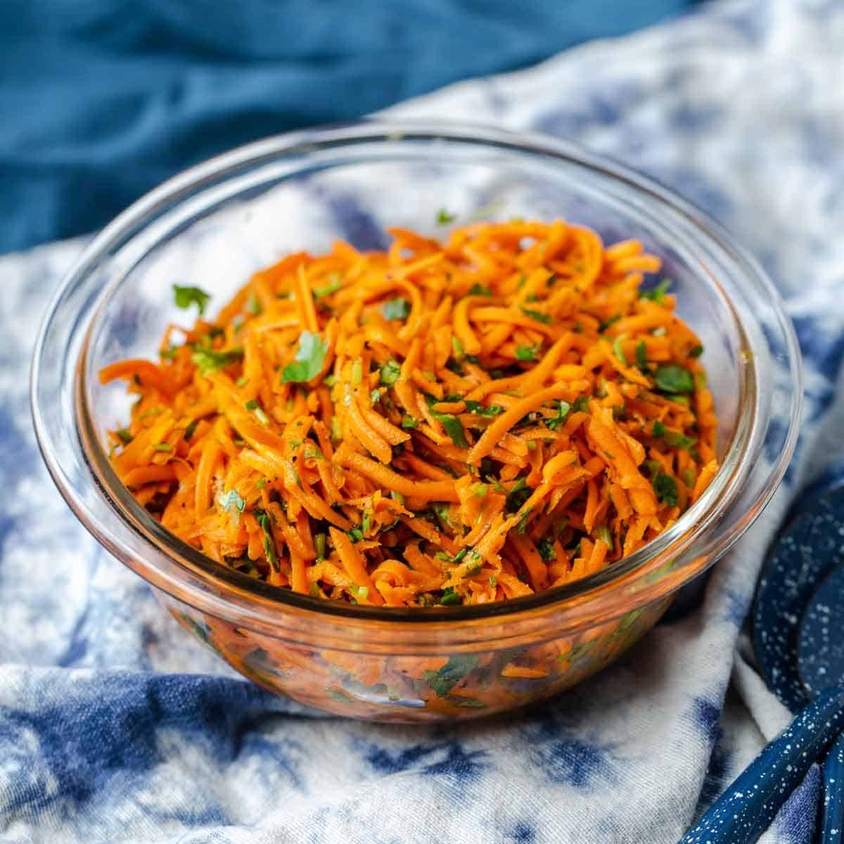 Постои врска помеѓу варењето и метаболизмот на естроген, но докази за луѓе недостигаат