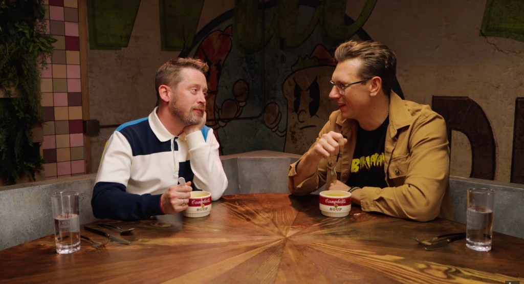 Kulisy i kontrowersje: blizny, żarty i nostalgiczna podróż