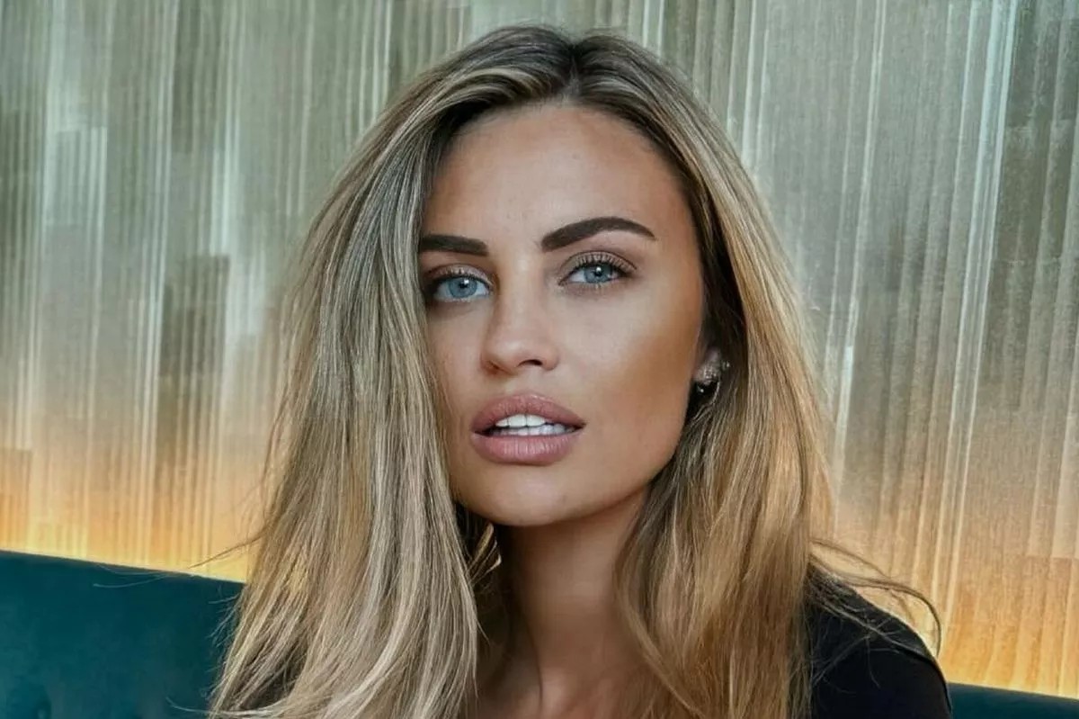 Il passato controverso e la critica pubblica sulle figlie