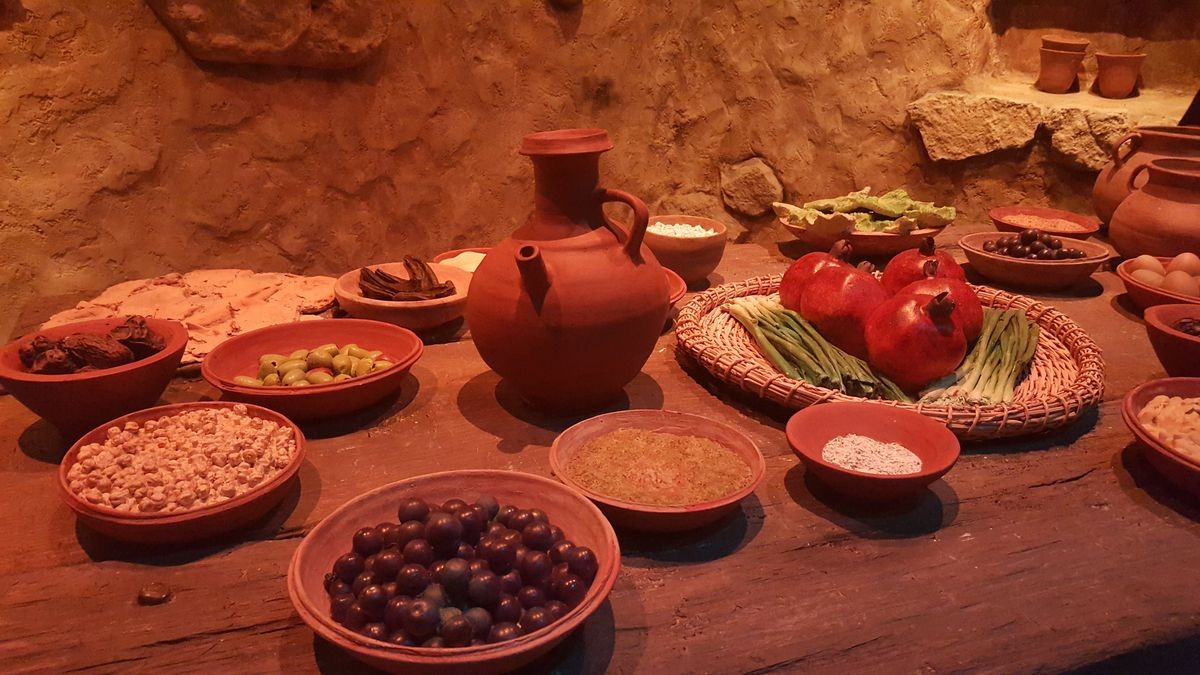 Храната опишана во Библијата е симбол на здравје, радост и благослов – а не на болест