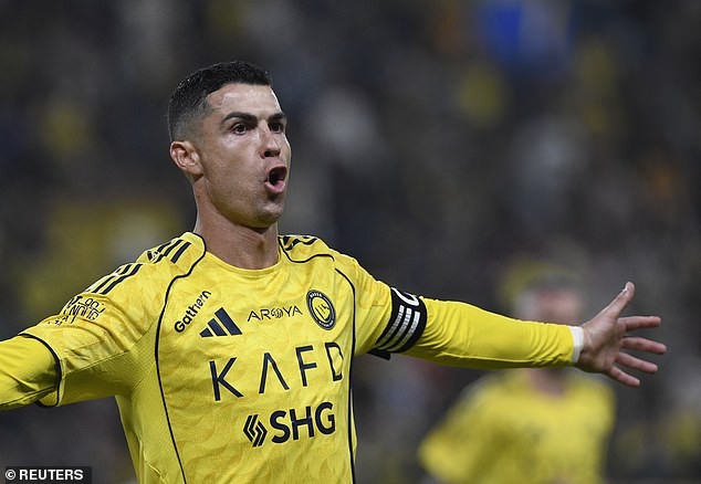 Doppietta contro l'Al Akhdoud: Al-Nassr vince 3-0 e Ronaldo arriva a 956 gol in carriera