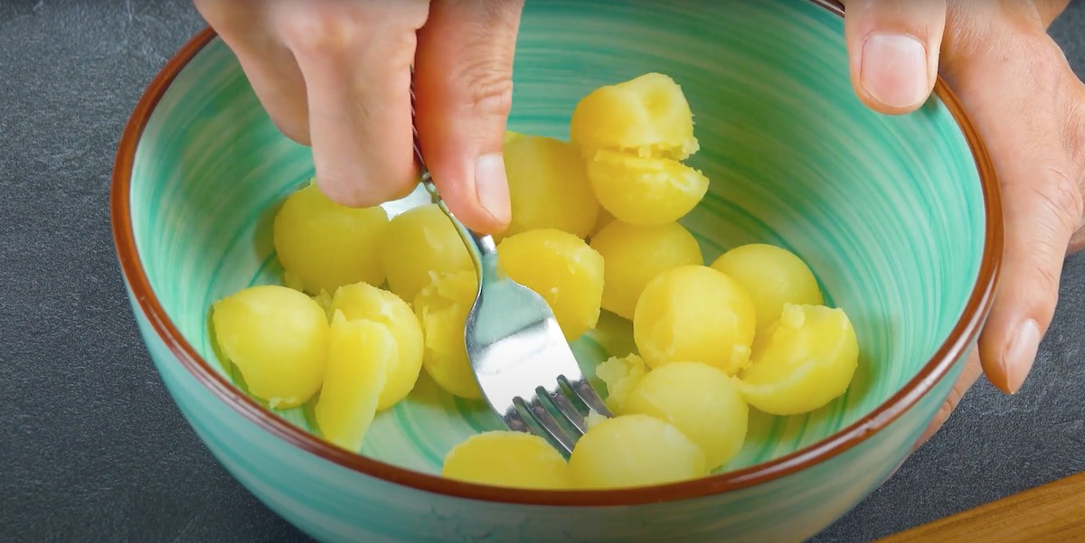 Préparer les mini-boulettes de bœuf