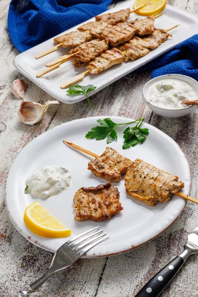 Souvlaki durante el verano y acompañamientos