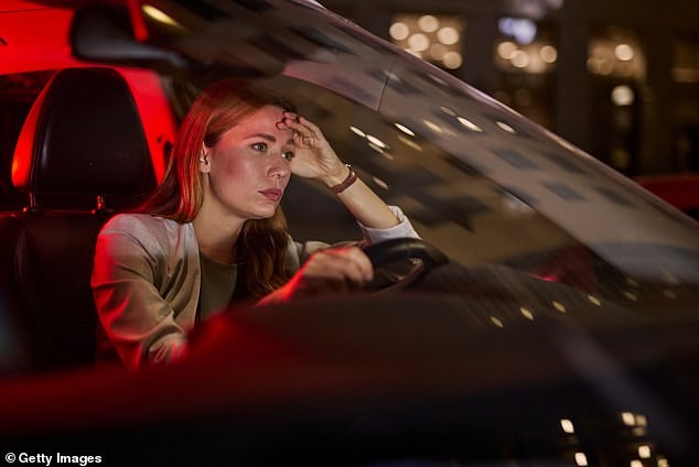 По 23 часот на раскрсница секогаш застанете и погледнете во двете страни – пијани возачи минуваат на црвено