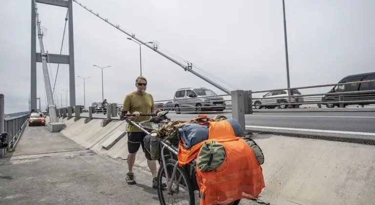 Épreuves et rencontres sur la route