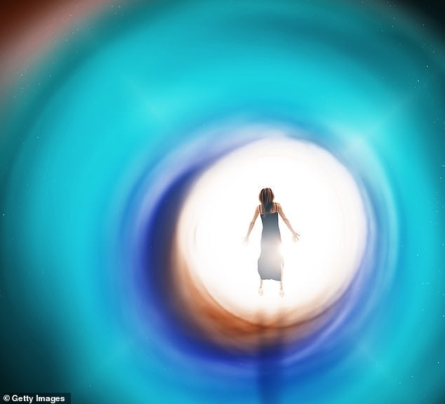 Z 18 metrów upadku odkryła że dusza nie ginie i że wszyscy tworzymy jedną całość