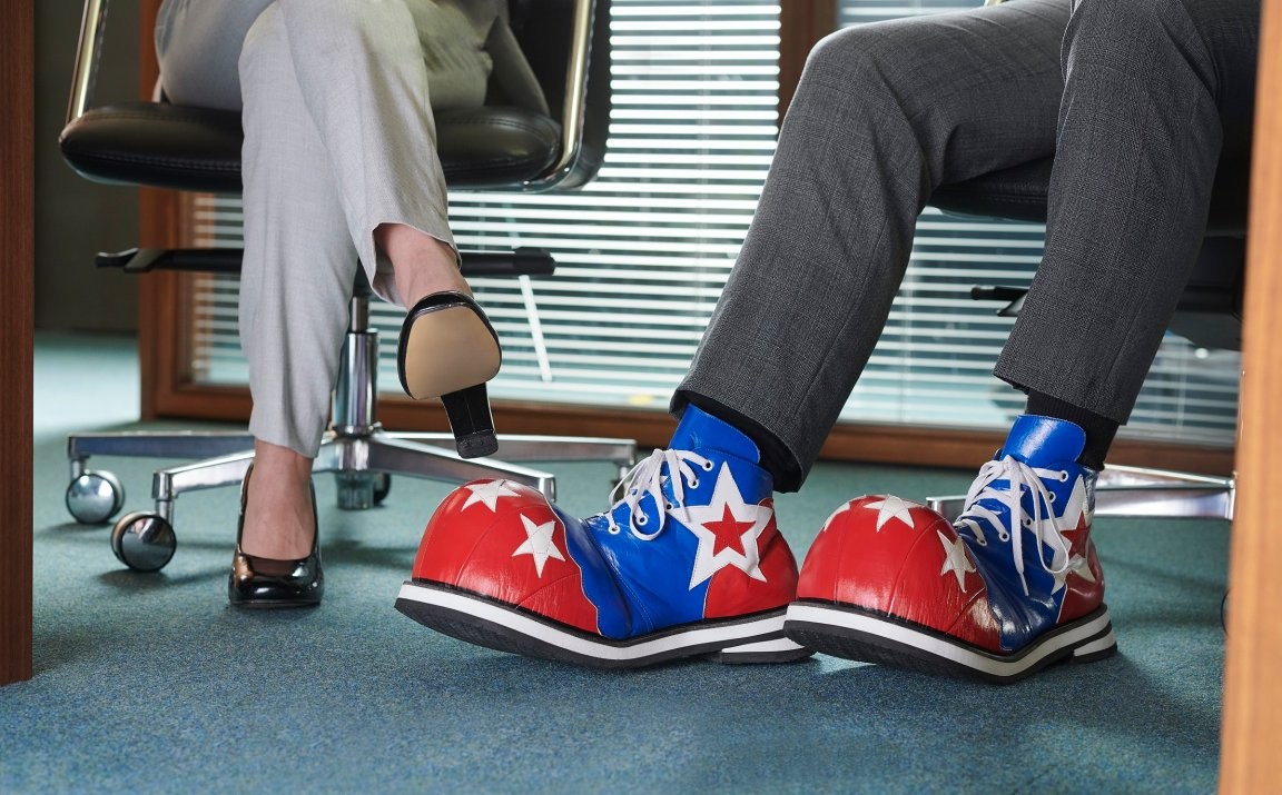 Você Nunca Vai Adivinhar, Mesmo Em 100 Anos, O Que o Advogado de Elon Musk Faz de Lado