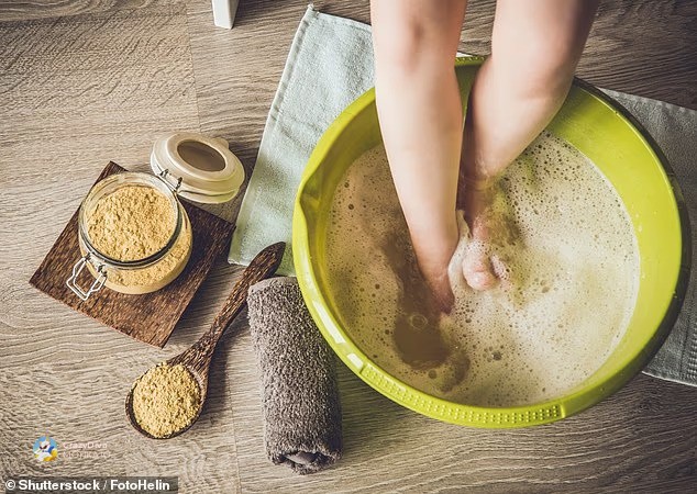 Англиската бања со сенф: старо домашно средство кое уште се користи за настинки и болки во мускулите