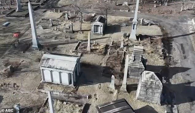 Arrestation et enquête autour du cimetière Mount Moriah et d’un groupe Facebook