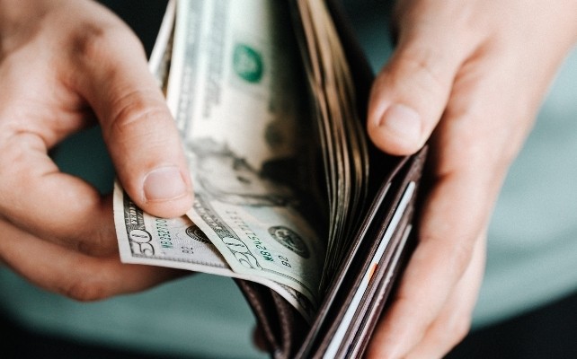 Моралноста со текот на времето покажува напредок, но лажната слика се создава поради медиумите и екстремизмот на интернет