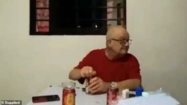 Nuovi video mostrano Thompson bere birra e fumare durante una vacanza natalizia nelle Filippine