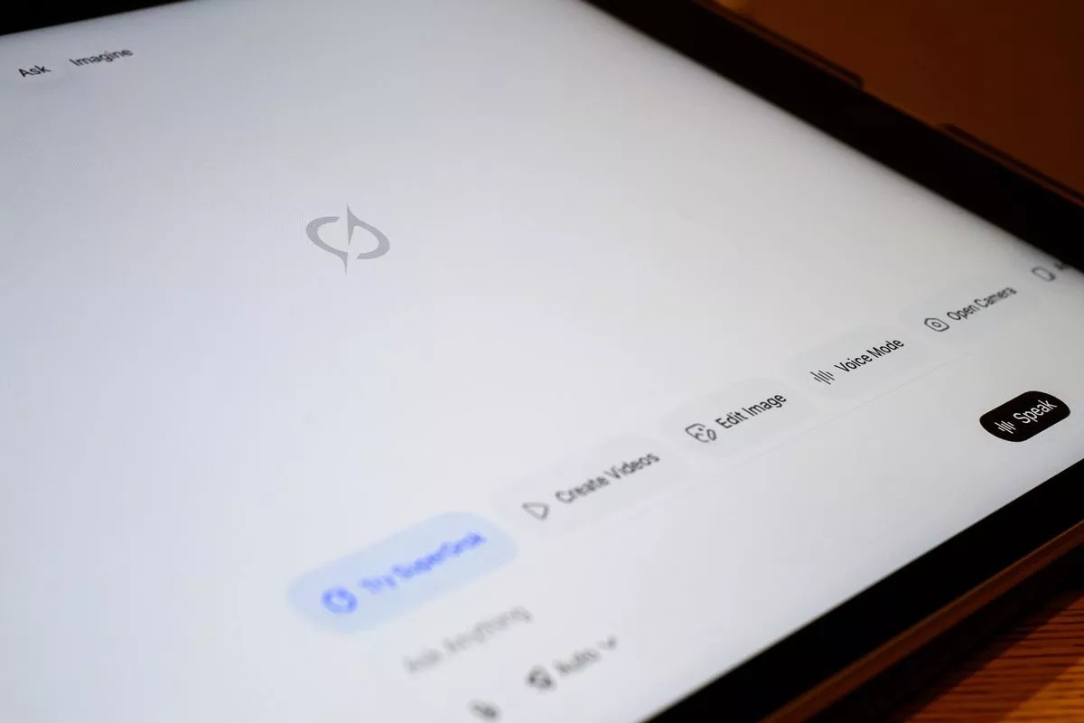 Над 100 сексуални deepfake фотографии со помош на Grok – Еви остана понижена и бесна