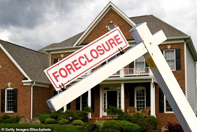 Foreclosure filings spike in 2025 with 367,460 properties facing foreclosure