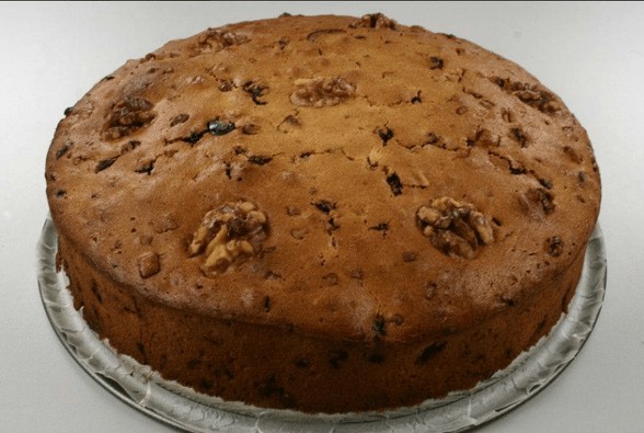 Во зимските денови на мојата маса секогаш има торта од чоколадо и суво овошје – неодолива комбинација што никого не остава рамнодушен