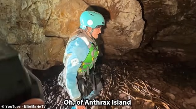 Зошто овој остров во Шкотска е толку страшен што дури го нема ни на Гугл мапи? Британка раскажува за нејзиното исксутво на местото наречено 'Островот на Антраксот'