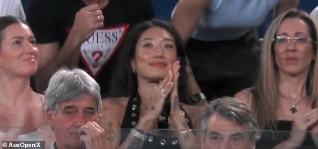 Пеги Гу го бодри Алкараз од ложата додека шпекулациите растат: Детали и минати гласини