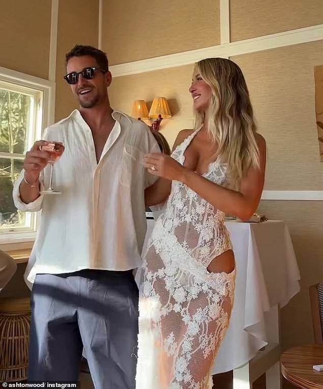 Le buzz sur les réseaux et la carrière de mannequin