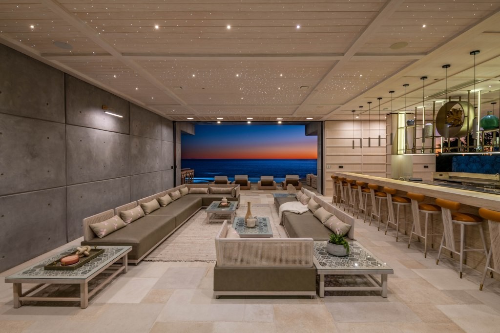 Овој дом е директна реакција на Халидај против пазарот на скапи, но неквалитетни домови во Лос Анџелес.