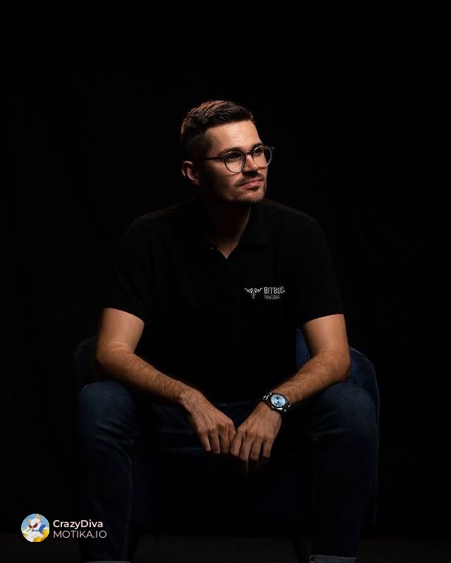 Од обичен вработен до крипто милионер: Како Басти Келер успеа да направи систем кој победува во крипто светот