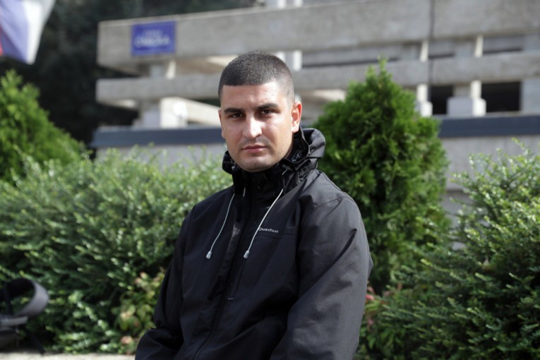 Фотографија на Вибер во 22:55 ја отвора лавината на сомнеж