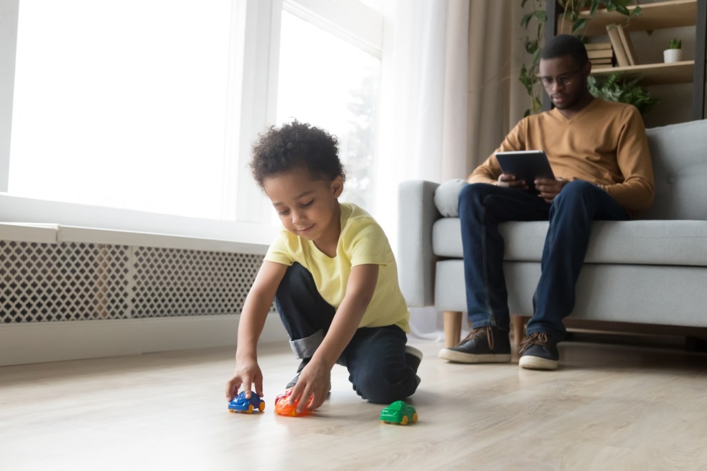 Татковците играат далеку поголема улога во здравјето на децата отколку што мислиме – најновото истражување разоткрива изненадувачка вистина