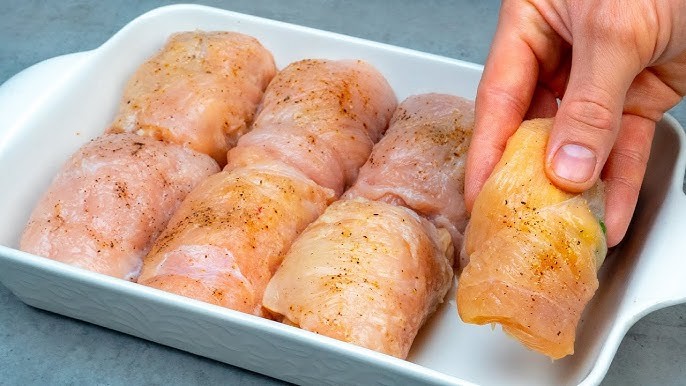 Овие пилешки ролни со компир и сирење ќе ве освојат: Без квасец, без мака, за неверојатно брза и вкусна вечера!