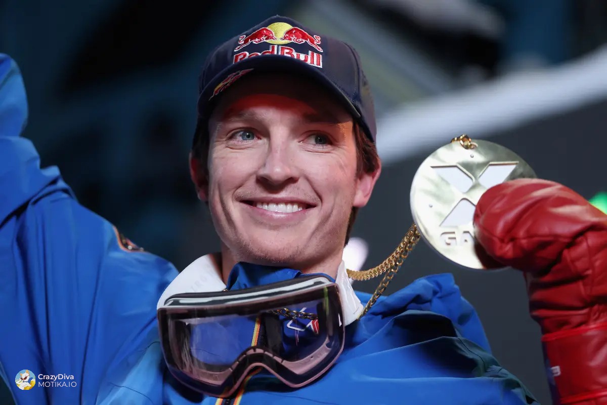 Скоти Џејмс – австралиската сноуборд икона со извајани стомачни мускули и десетици метри лет