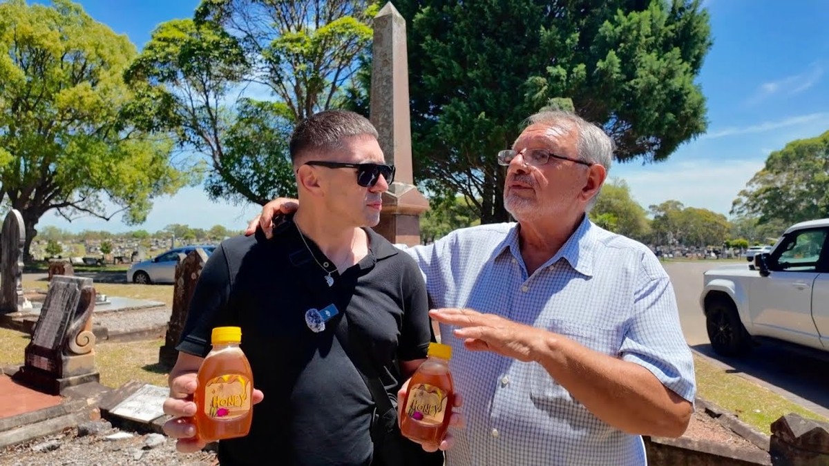 Австралија не те прави Македонец, ако не ја научиш најгорчливата лекција: Самосаботажа, поделби и мед од Брусник – приказната на Стево Тирицовски која има фарма колку цела Битола