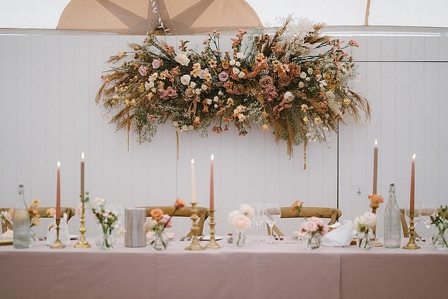 Мојот свадбен фустан за кој дадов 5.500 евра и уште еден специјален фустан за танцување