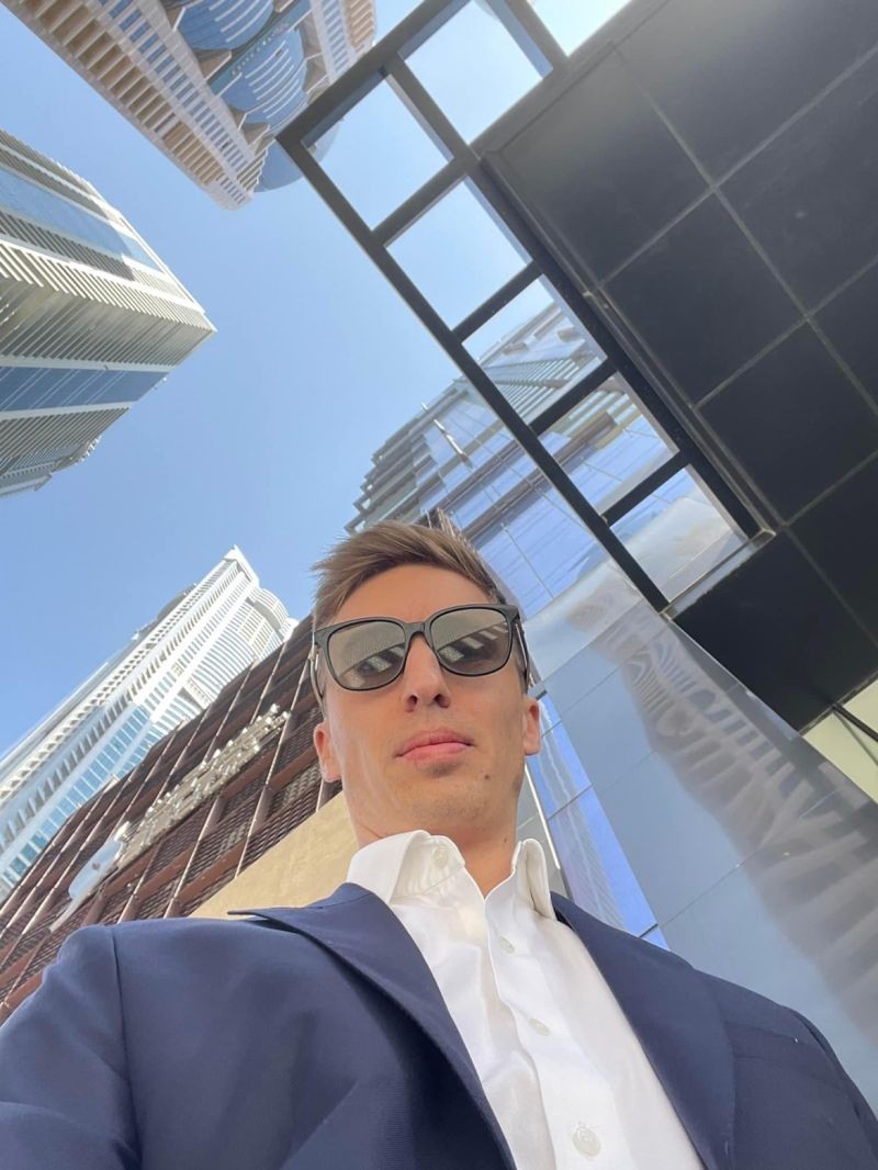 „Позајмив 2.000 евра за да одам во Дубаи“: како Марко Кажиќ го плати најскапиот шамар – и од него си направи бизнис