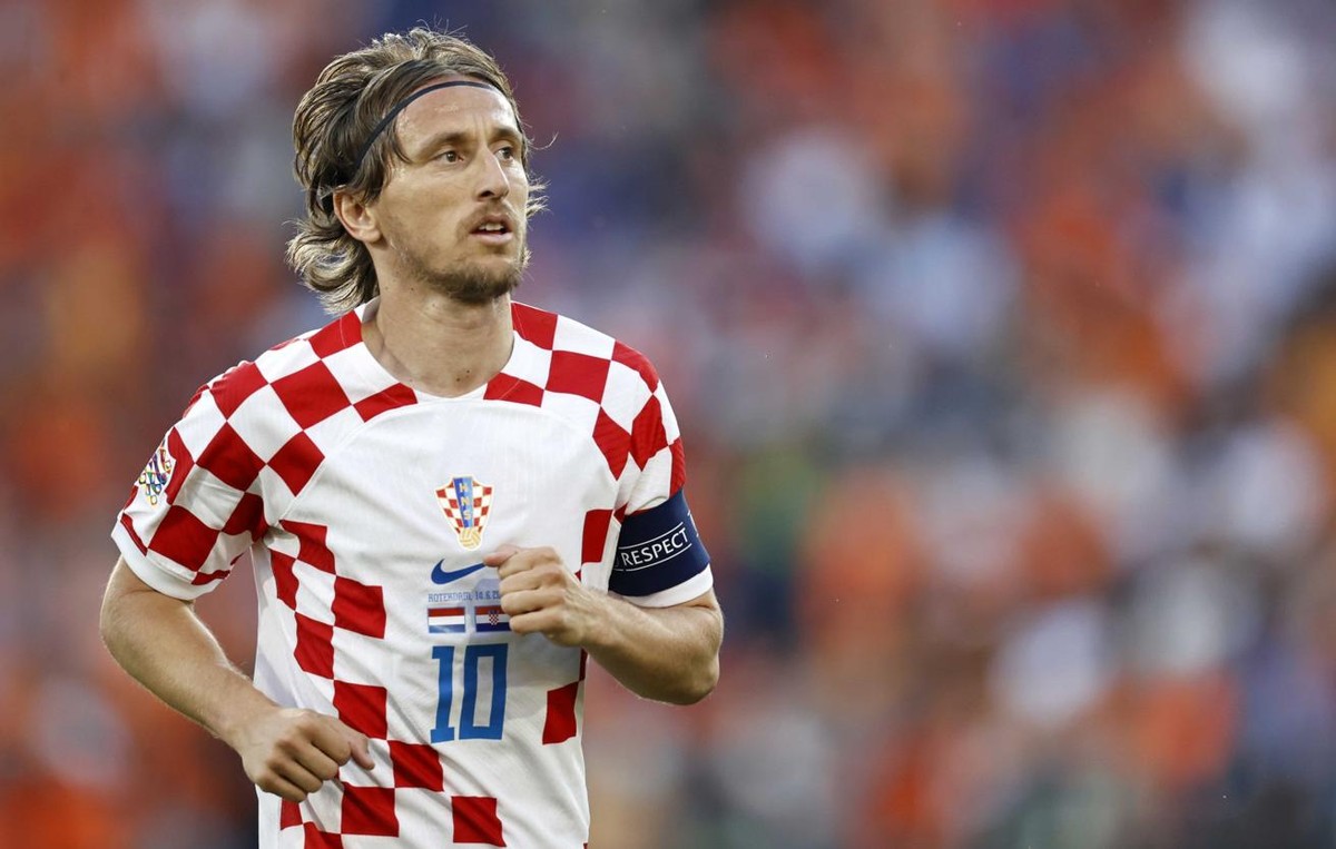 Неспокојно детство одбележано со војна, бегалство и загуба – но и среќа преку играта