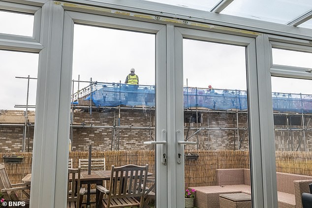 Борбата на една мајка: „Секој ден гледам во тој огромен ѕид. Се чувствувам како да не постои демократија!“