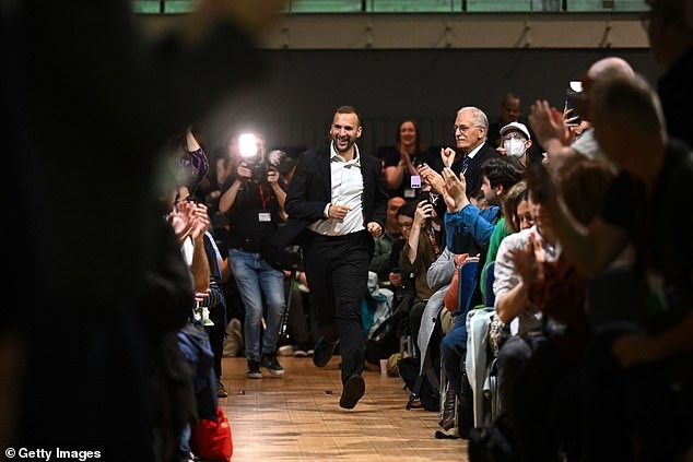 Зелената Партија бара легализација на сите дроги во Британија, вклучувајќи кокаин, хероин и дрогата за силување GHB – затоа што „ја унапредуваат човечката блискост“