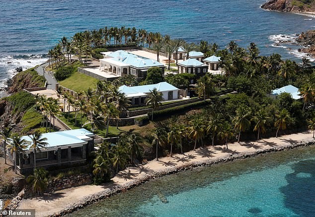 Обвинувања и деманти: Епстајн се обидува да ги негира тврдењата за оргии со малолетни