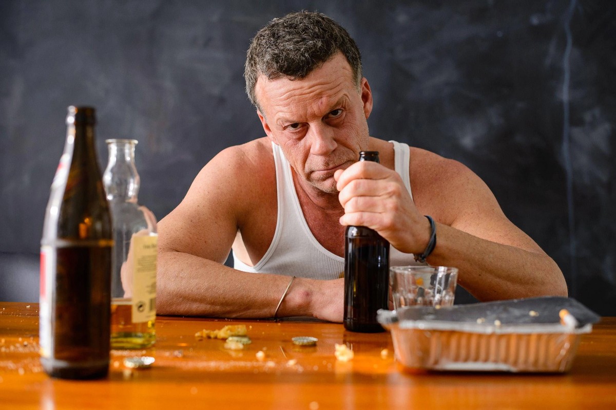 Четири недели алкохол секој ден: Германски новинар на своја кожа виде колку брзо се станува алкохоличар