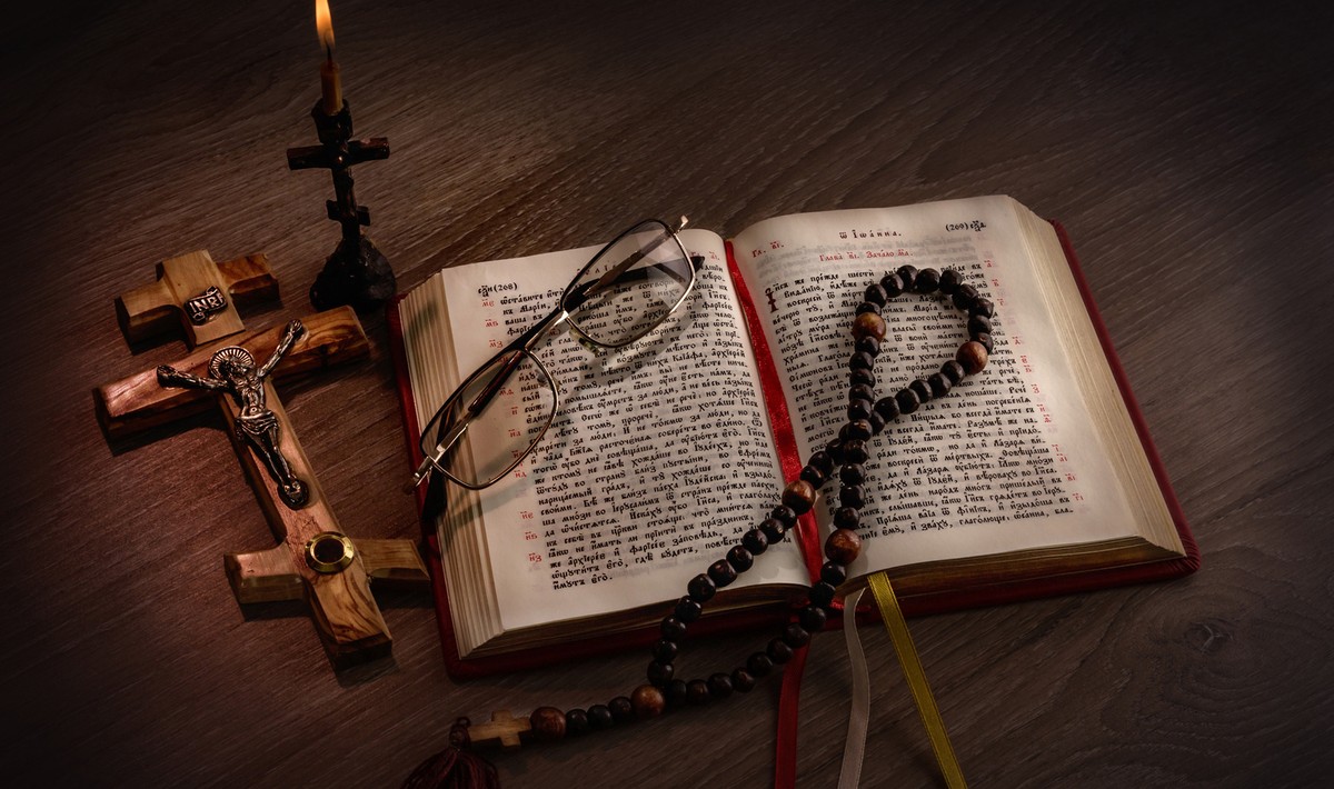 Не споделувај го она што Бог ти го кажал во тајност, зашто откровението ја губи чистотата кога е изложено на погрешна атмосфера.