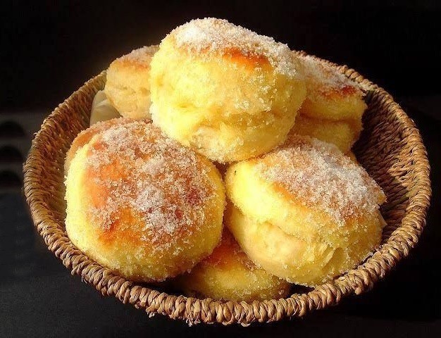 Подготвувајте меки и воздушести крофни со едноставни чекори: Детална постапка