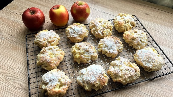 Бонус рецепт – Нежни и меки колачи со јаболка и сушени вишни: Вистинска есенска радост