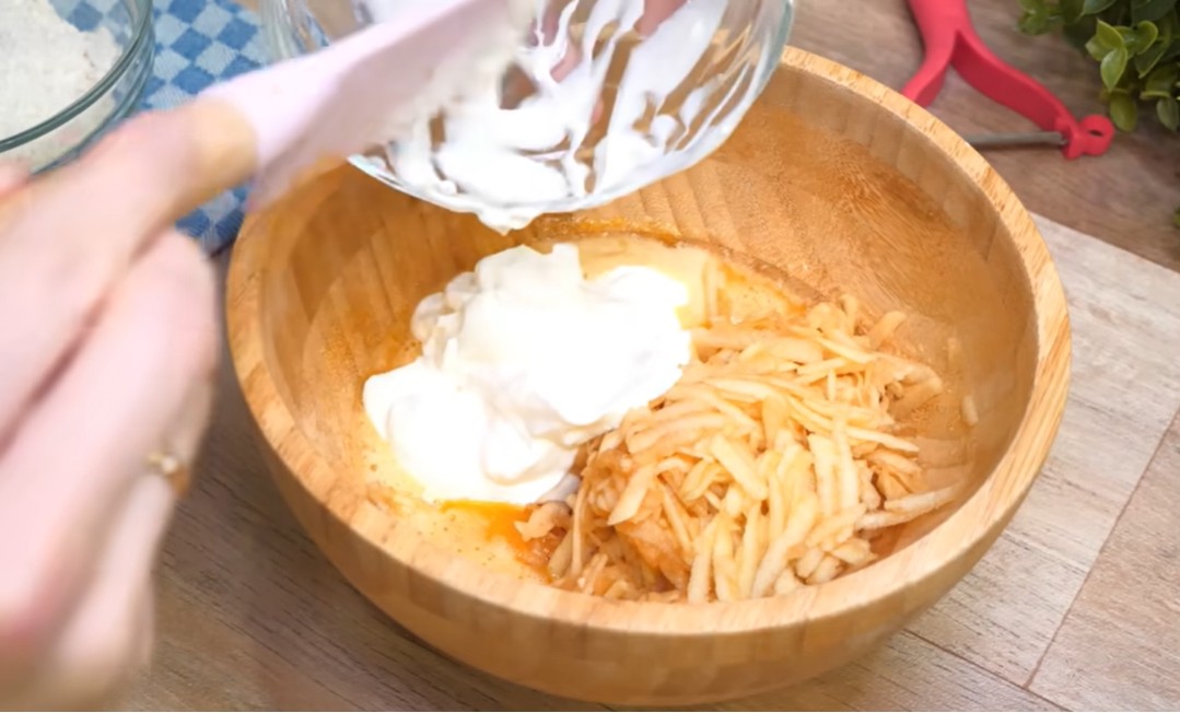 Состав и количини: Сè што е потребно за најбрзиот рецепт за палачинки од јаболка