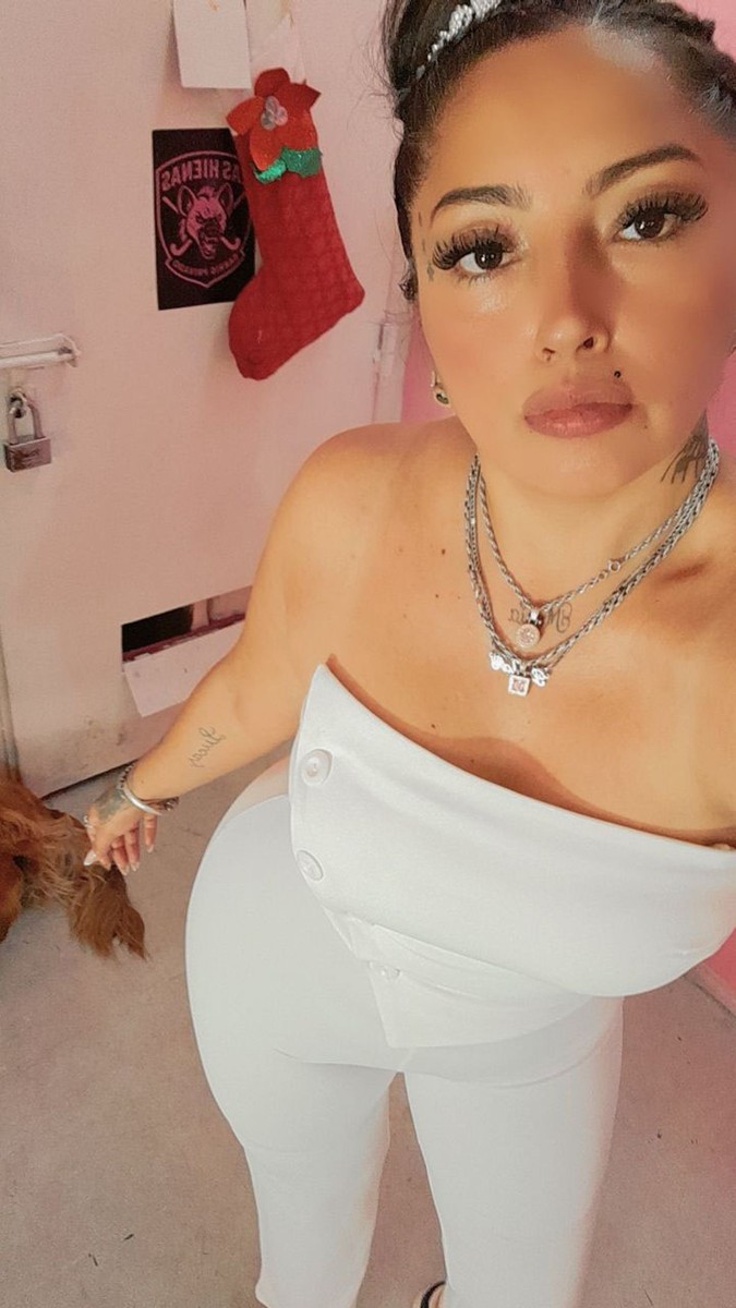 Инфлунсерка која е во затвор организираше раскошна роденденска забава и го шокираше светот