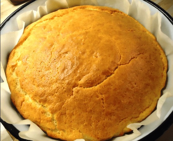 Состојки за меката македонска погача – сирење, јајца и уште неколку намирници кои секој ги има дома