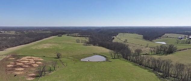 Мајка и ќерка од Кентаки одбиваат понуда од 26,5 милиони долари за нивните фарми од таен технолошки гигант