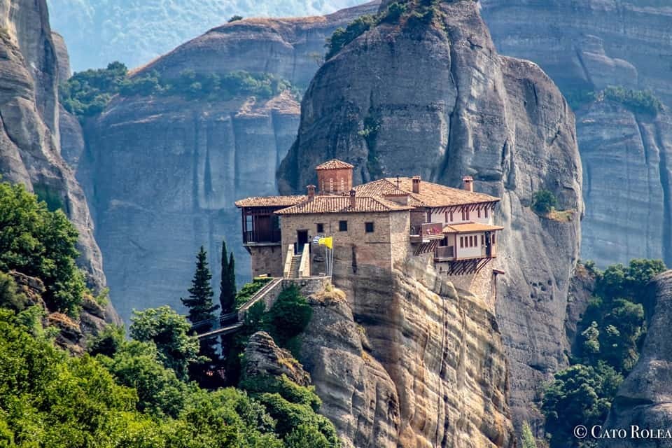 Отидовме на Света Гора, единственото место во светот каде што жените не смеат да влезат — и нè избркаа